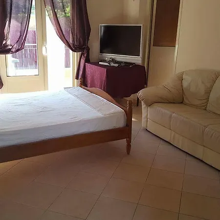 酒店 Golden Beach Hotel 3*
