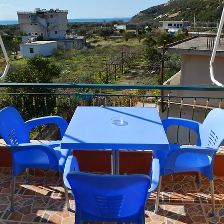 Golden Beach Hotel 酒店