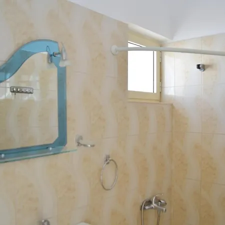 酒店 Golden Beach Hotel 3*